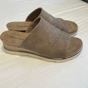 Pierre dumas sandals so comfy! Worn one time! Size 9